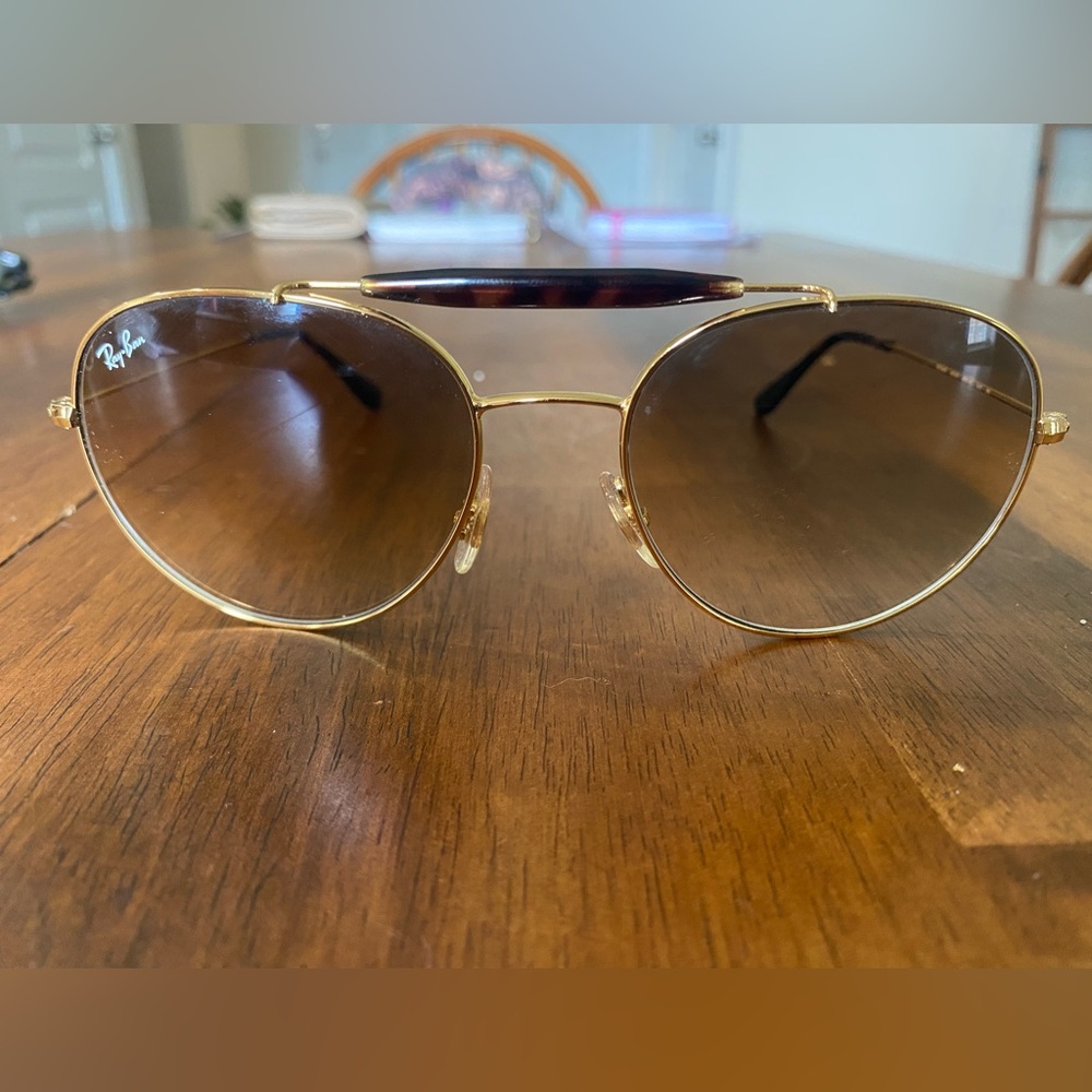 Used-gold ray ban